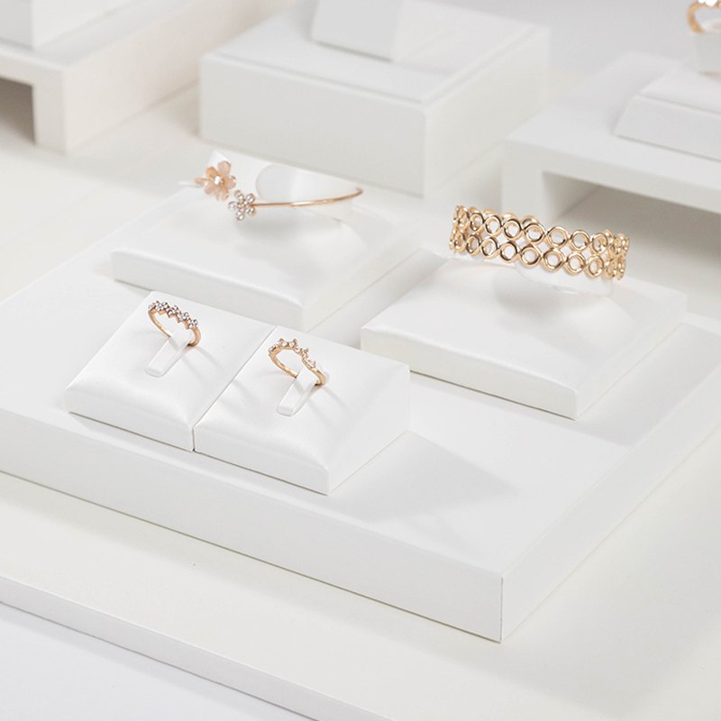 Biały skórzany naszyjnik Łańcu – Body Jewelry Display Ideas recenzja i cena