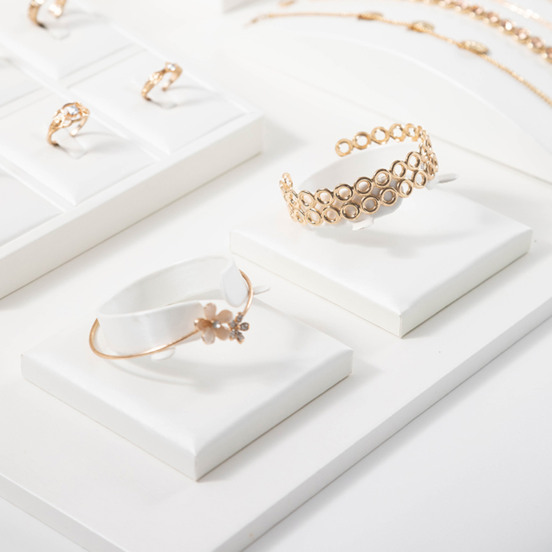 Biały skórzany naszyjnik Łańcu – Body Jewelry Display Ideas recenzja i cena